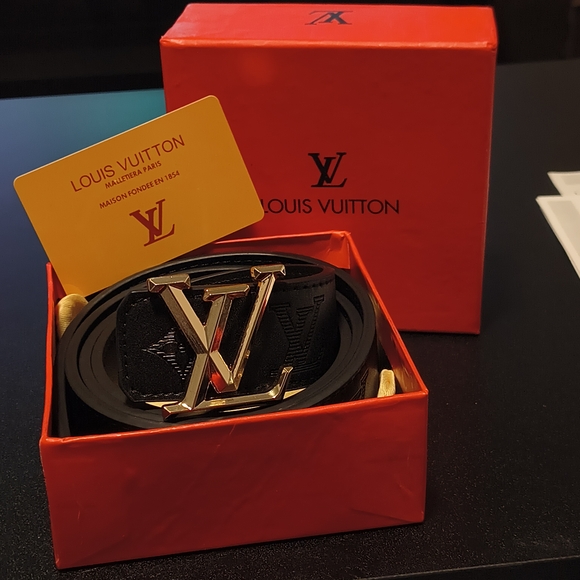 Louis Vuitton Black Belt with Silver Buckle - Picture 2 of 3